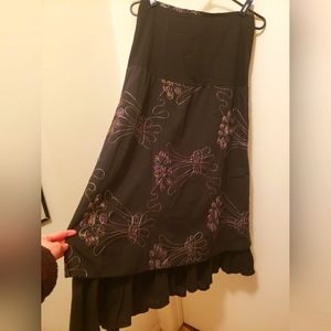 Unique, rare, long black skirt w/ abstract embroidered details brand unknown Sm